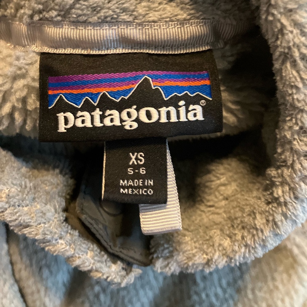Patagonia Soft Gray Fleece Jacket - Picture 6 of 6